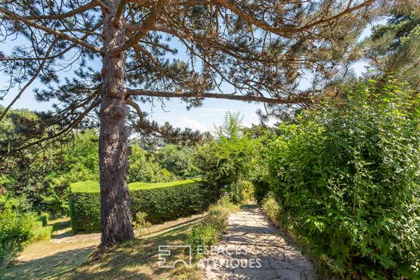 Maison avec jardin et piscine
