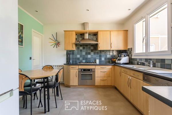 Maison avec jardin et piscine