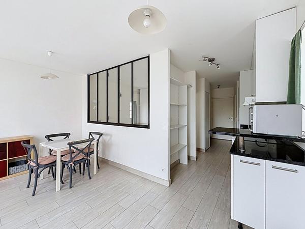MONTREUIL COEUR DE VILLE, QUARTIER CROIX DE CHAVAUX, 350 METRES DU METRO,  APPARTEMENT 2 PIECES RECENT. DPE C