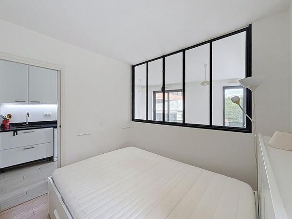 MONTREUIL COEUR DE VILLE, QUARTIER CROIX DE CHAVAUX, 350 METRES DU METRO,  APPARTEMENT 2 PIECES RECENT. DPE C