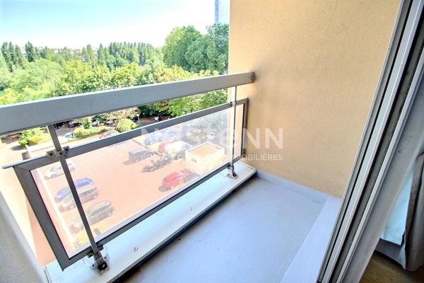 Appartement Courbevoie 1 pièce 21 m2 bonne rentabilité balcon DPE D aucun travaux vue Tour Eiffel parking