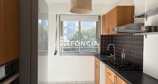 Location Appartement 4 pièces 80.11 m² - Paris 75020