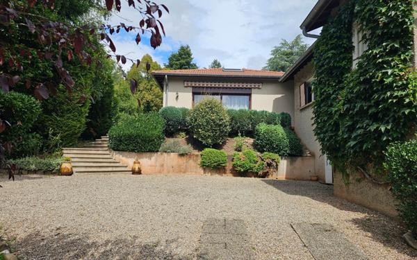 Maison à vendre    7 pièces •  L'Étrat