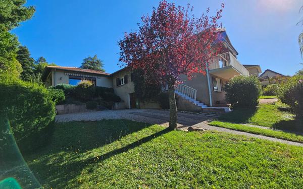 Maison à vendre    7 pièces •  L'Étrat