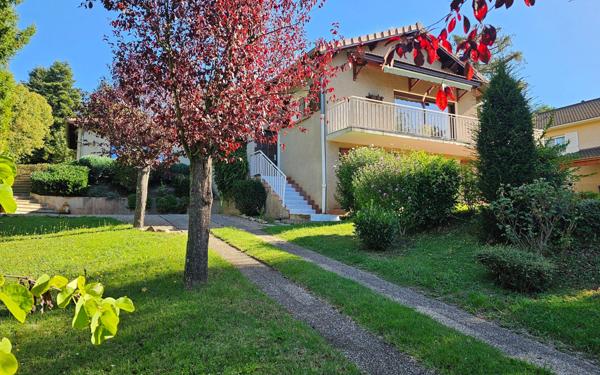 Maison à vendre    7 pièces •  L'Étrat