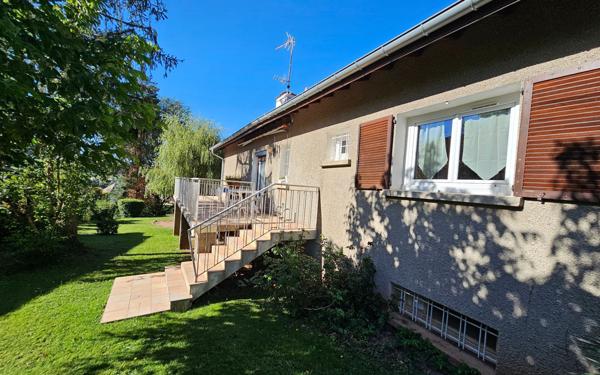 Maison à vendre    7 pièces •  L'Étrat