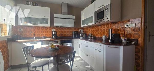 Ensemble comprenant une Maison PLAIN PIED avec acces PMR et une maison meublée indépendante  à ...