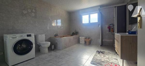 Ensemble comprenant une Maison PLAIN PIED avec acces PMR et une maison meublée indépendante  à ...