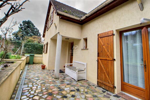 Maison Vaux Sur Seine 5 pièce(s) 136 m2 €441 000 ** - Référence 1083