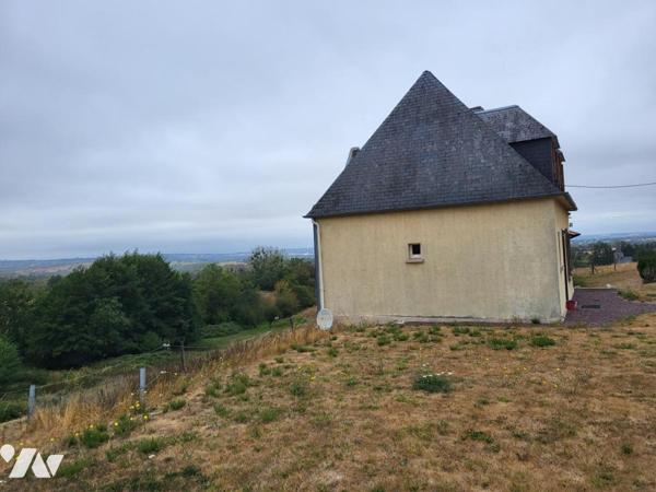 SAINT MARTIN DES BESACES : Maison + bâtiment