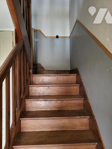 SAINT MARTIN DES BESACES : Maison + bâtiment