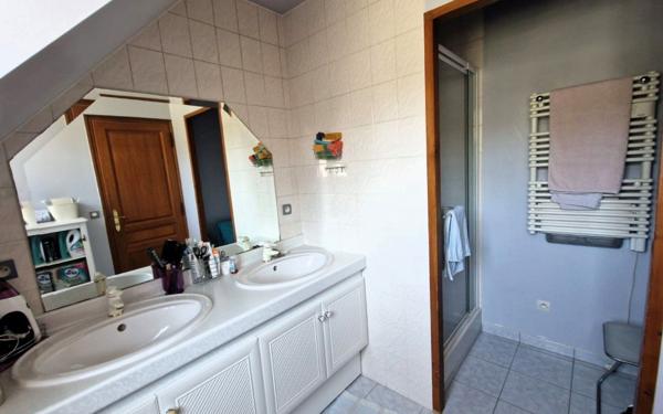 Maison à vendre    6 pièces •  Claye-Souilly