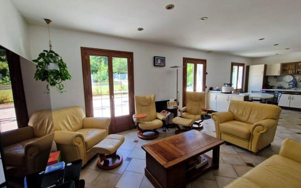 Maison à vendre    6 pièces •  Claye-Souilly