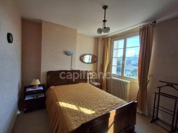 Maison de 117m2, 3 chambres, 2 cours extérieures à TONNEINS