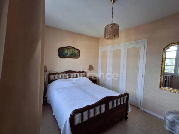 Maison de 117m2, 3 chambres, 2 cours extérieures à TONNEINS