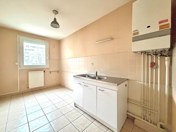 À VENDRE - T3 Place des Grenadiers à Saint-Étienne