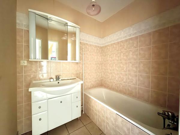 À VENDRE - T3 Place des Grenadiers à Saint-Étienne