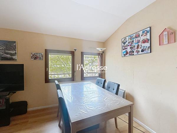 Exclusivité l'Adresse Immobilier - Tournefeuille (hyper centre) - Appartement T3 avec une place de stationnement privative.