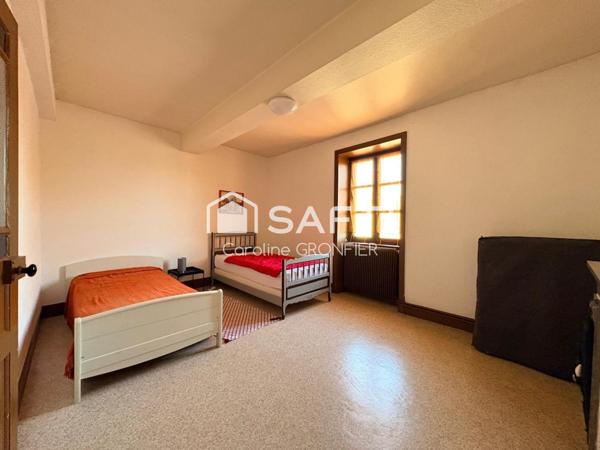 Proche Charolles - Propriété 246m² avec piscine et dépendances