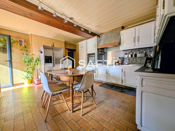 Proche Charolles - Propriété 246m² avec piscine et dépendances