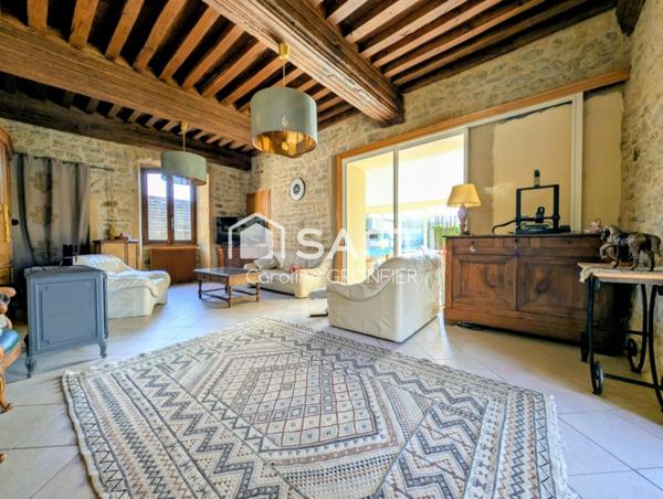 Proche Charolles - Propriété 246m² avec piscine et dépendances