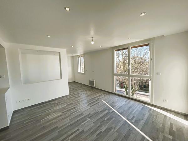 Bel appartement Perpignan 5 pièce(s), 4 chambres et loggia LOCATION