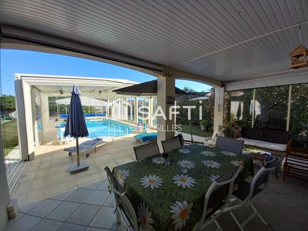 Maison individuelle avec piscine et dependance