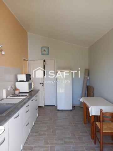 Maison individuelle avec piscine et dependance