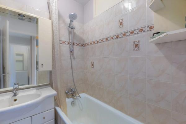 Appartement 82m2, 5 pièces à SAINTE FOY LES LYON avec grand balcon et cave