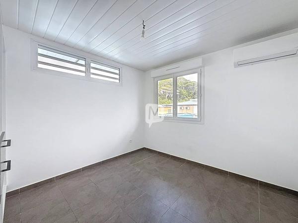 DPT GUYANE, à vendre REMIRE-MONTJOLY maison T4 de 93 m2 avec piscine sur un terrain de 414 m2