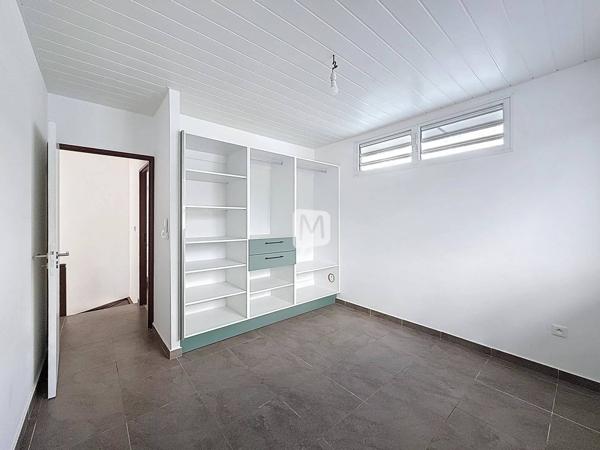 DPT GUYANE, à vendre REMIRE-MONTJOLY maison T4 de 93 m2 avec piscine sur un terrain de 414 m2