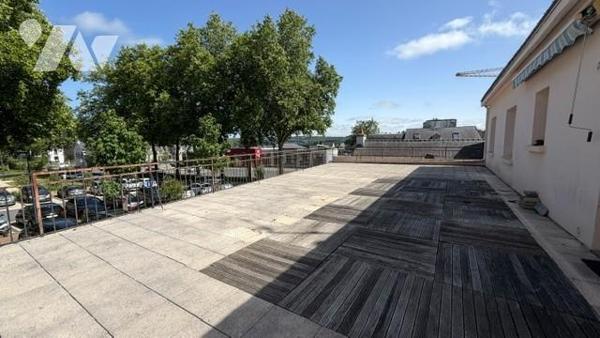 BAUD - RARE - Vaste appartement avec très grande terrasse hyper centre