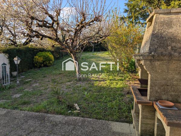 MAISON 4 CHAMBRES AVEC JARDIN ET GARAGE À SAINT JEAN D'ANGÉLY