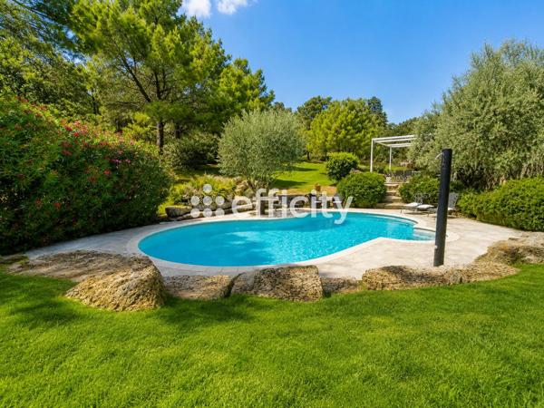 Maison
         9 pièces
        - 380 m² Bien prestige 942 000 € *