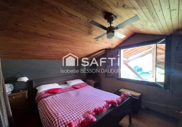 ENSEMBLE IMMOBILIER AVEC MAISON PRINCIPALE ET 4 GITES