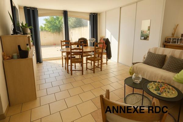 EXCLUSIVITÉ Maison 4 chambres + dépendance 50 m² + 2 garages – Rare sur Saint-Gilles