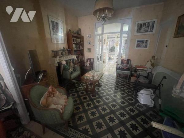 Maison à Vendre à Saint-Pol-sur-Ternoise (62130) en Pas-de-Calais (62)

Cette maison, constru...