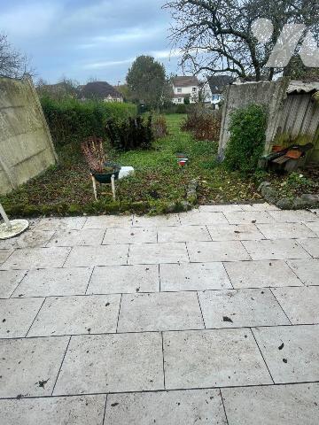 Maison à Vendre à Saint-Pol-sur-Ternoise (62130) en Pas-de-Calais (62)

Cette maison, constru...