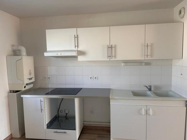 Appartement t3 terrasse et place de parking