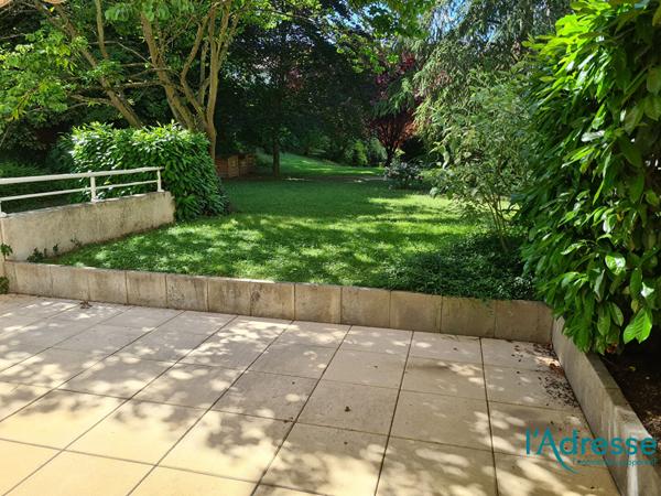 Spacieux 4 pièces avec terrasse dans un écrin de verdure à 5 min de la gare et du centre-ville