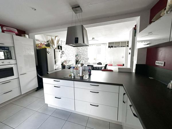 Maison 6 pièce(s) 3 chambre(s) 121 m²