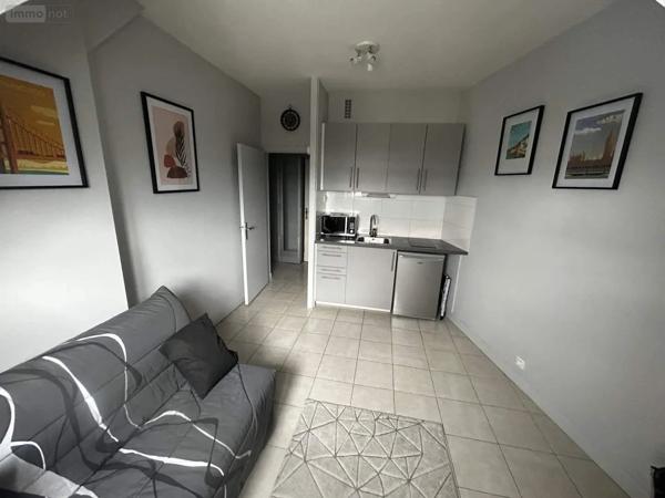 Location - Appartement Tours 37000 1 pièce 16 m 2