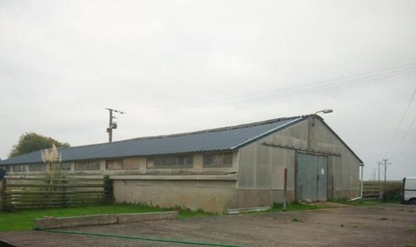 2 batiments  sur 6.3ha de patures