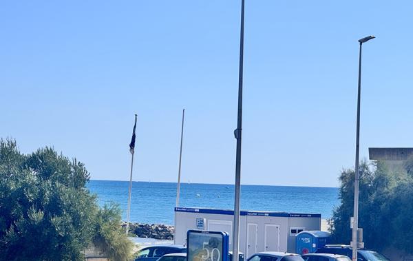 PALAVAS STUDIO RENOVÉ PARKING ET TERRASSE BORD DE MER