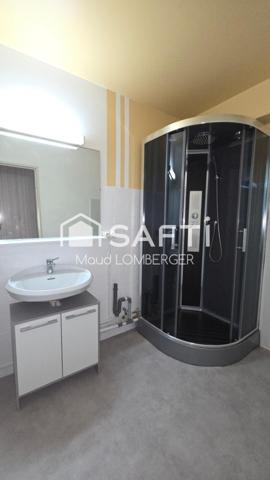 Appartement F3 - Résidence Charles Quint avec ascenseur, terrasse et garage.