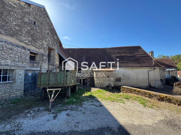 ANCIENNE FERME COEUR DU VILLAGE A REHABILITER