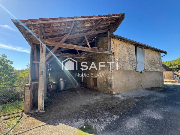 ANCIENNE FERME COEUR DU VILLAGE A REHABILITER