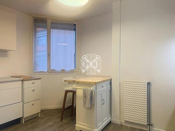 APPARTEMENT T4 + GARAGE – berges du Rhône