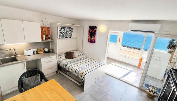 APPARTEMENT AVEC VUE PANORAMIQUE SUR LA MER