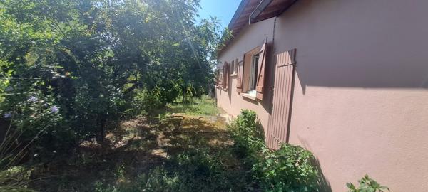 MAISON T4 A RAFRAICHIR AVEC JARDIN ARBORE DE 850 M²